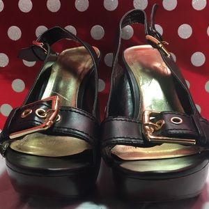 Banana Republic Size 8 Black Slingback Wedges
